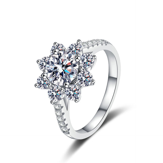 Round cut Moissanite Ring in 925 Sterling Silver 1ct