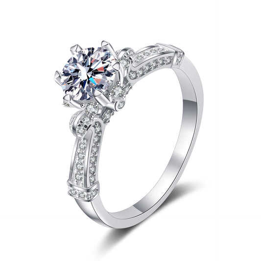 Round cut Moissanite Ring in 925 Sterling Silver 1ct