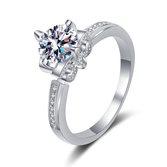 Round cut Moissanite Ring in 925 Sterling Silver 1ct
