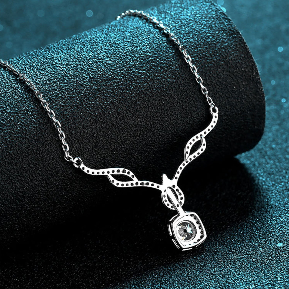 Moissanite Necklaces in 925 Sterling Silver 0.8ct