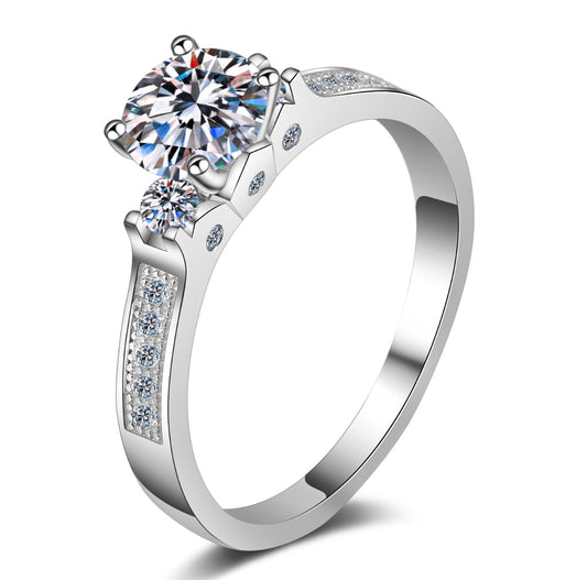 Round cut Moissanite Ring in 925 Sterling Silver 0.8ct