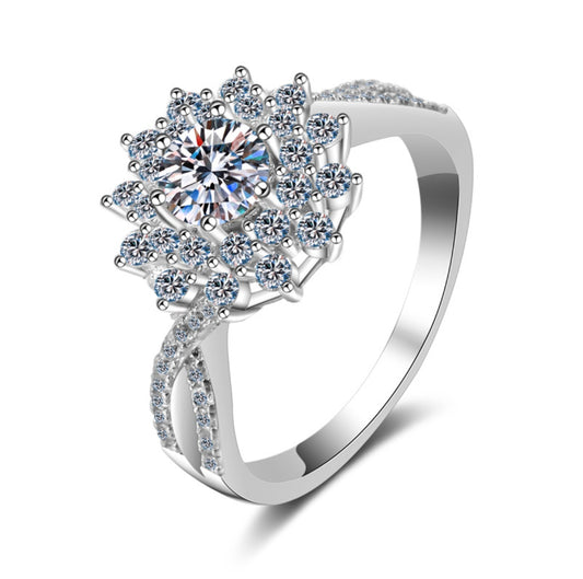 Round cut Moissanite Ring in 925 Sterling Silver 0.5ct